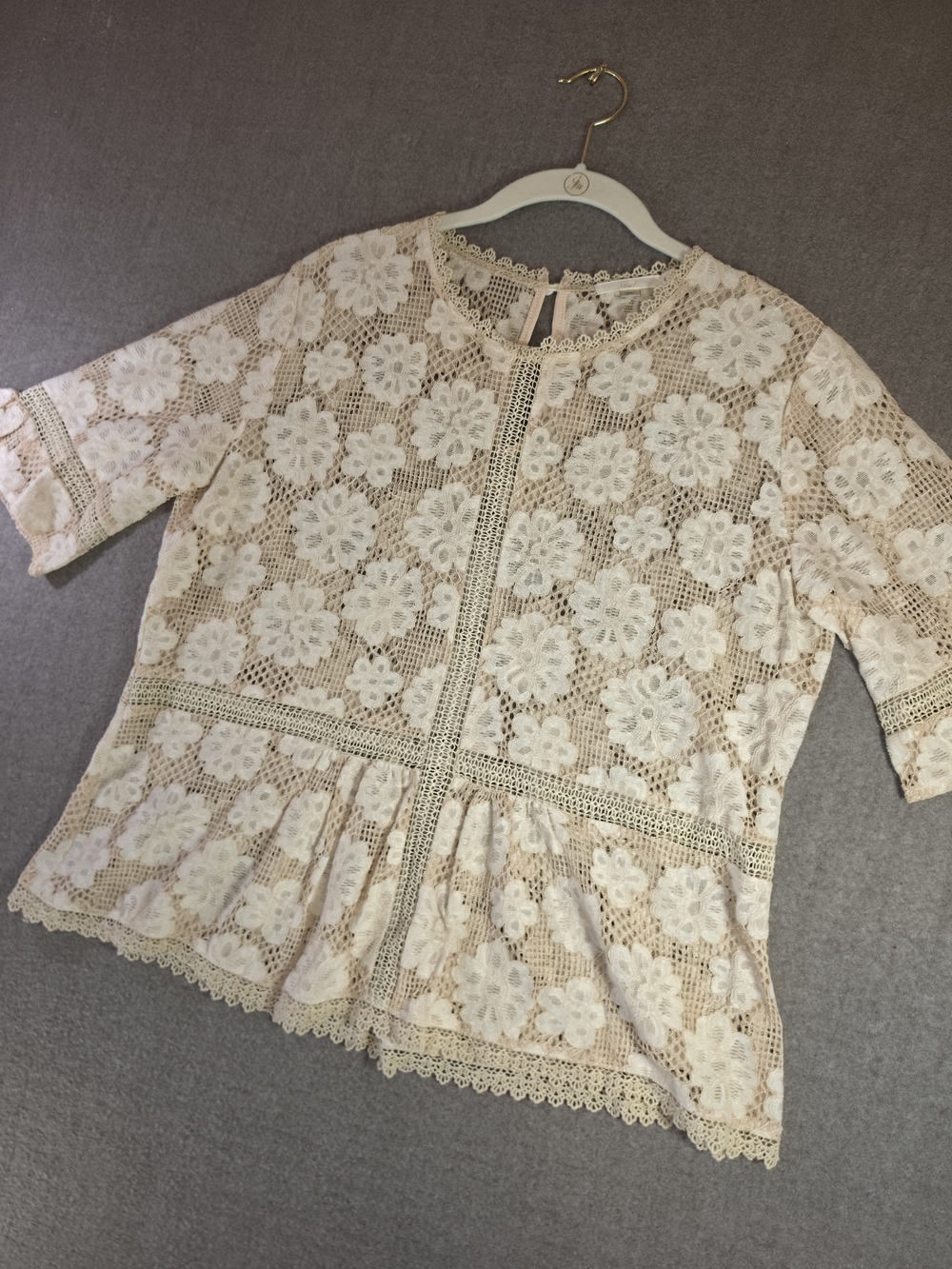Hazel Floral Lace Peplum Blouse in Cream Womens Lg